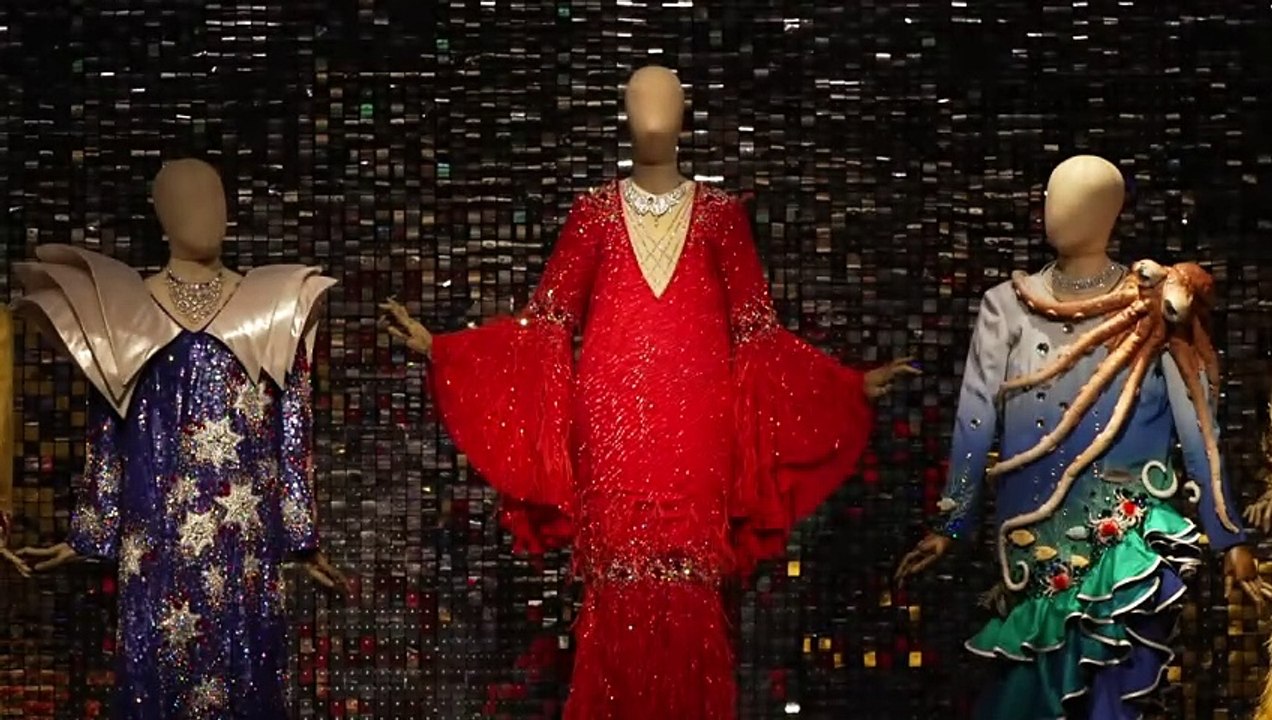 Barry Humphries' collection goes under the hammer