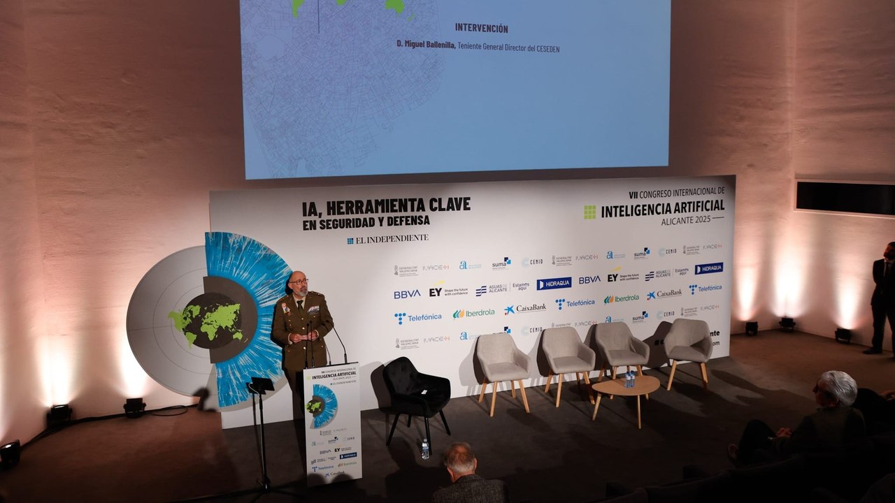 Ballenilla (CESEDEN): "Si queremos defender la democracia tenemos que hacerlo con medios democráticos"