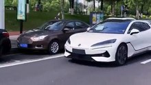 Denza Z9 GT: الركن بسهولة من خلال شاشة التحكم