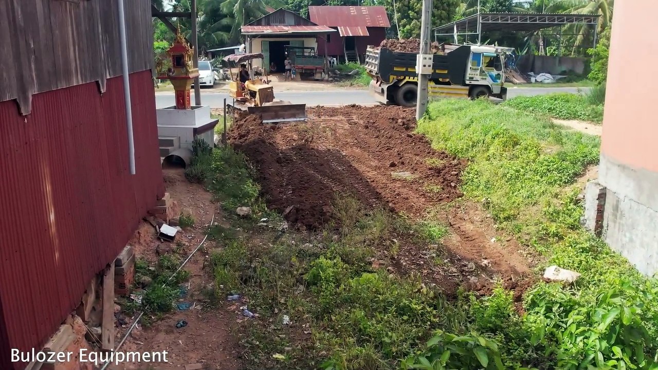 Incredible Road Construction – Dump Truck & Bulldozer Filling 6m Concrete Road!