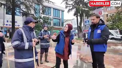 Düzce'de Karla Mücadele Ekiplerine Sıcak İkram