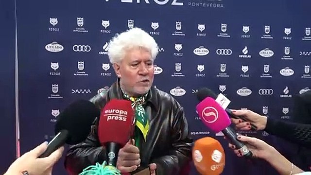 Almodóvar no irá a los Goya por accidente doméstico ni tampoco Julianne Moore y Tilda Swinton