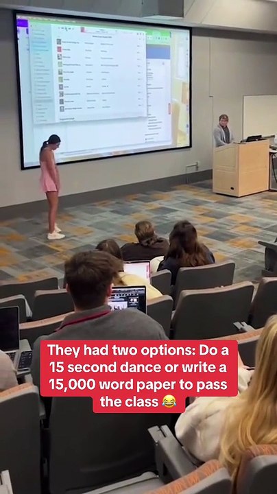 Ces étudiants ont deux options : danser pendant...