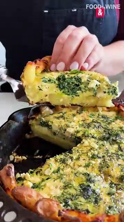 How to Make Spanakopita-Inspired Potato Crust Quiche