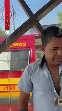 Queda de avião em SP - Desesperado com a queda do avião que caiu em cima do ônibus que diria na Avenida Marquês de São Vicente, o motorista da viação Santa Brígida caiu no choro ao tentar explicar o ocorrido na man