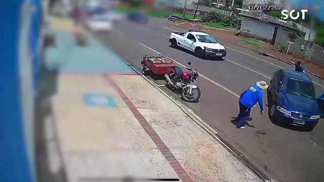 Jovem é atropelado por veículo desgovernado no Bairro Ciro Nardi em Cascavel