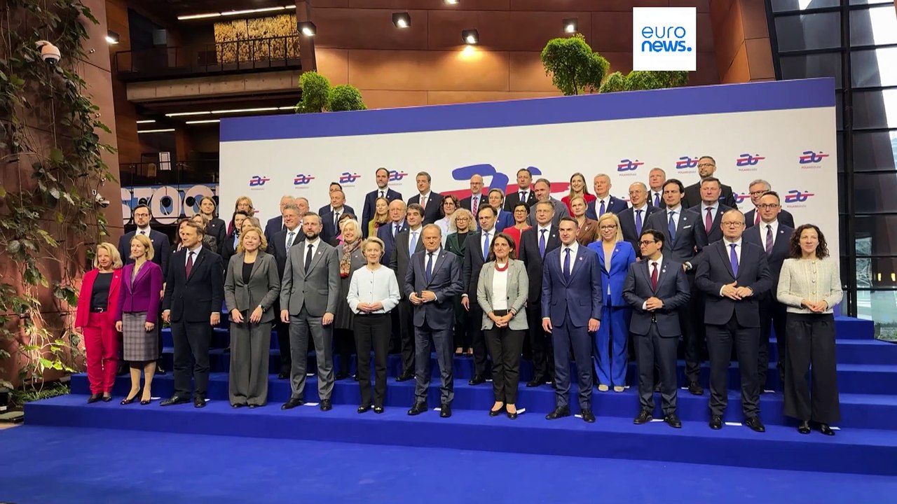 Polonia, il premier Tusk a Ursula von der Leyen: "Varsavia non attuerà il Patto per la migrazione"