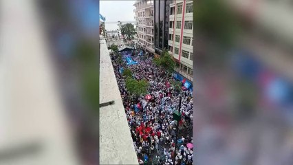 Guayaquil - Los simpatizantes de González esperaron por al menos tres horas a la candidata Luisa González