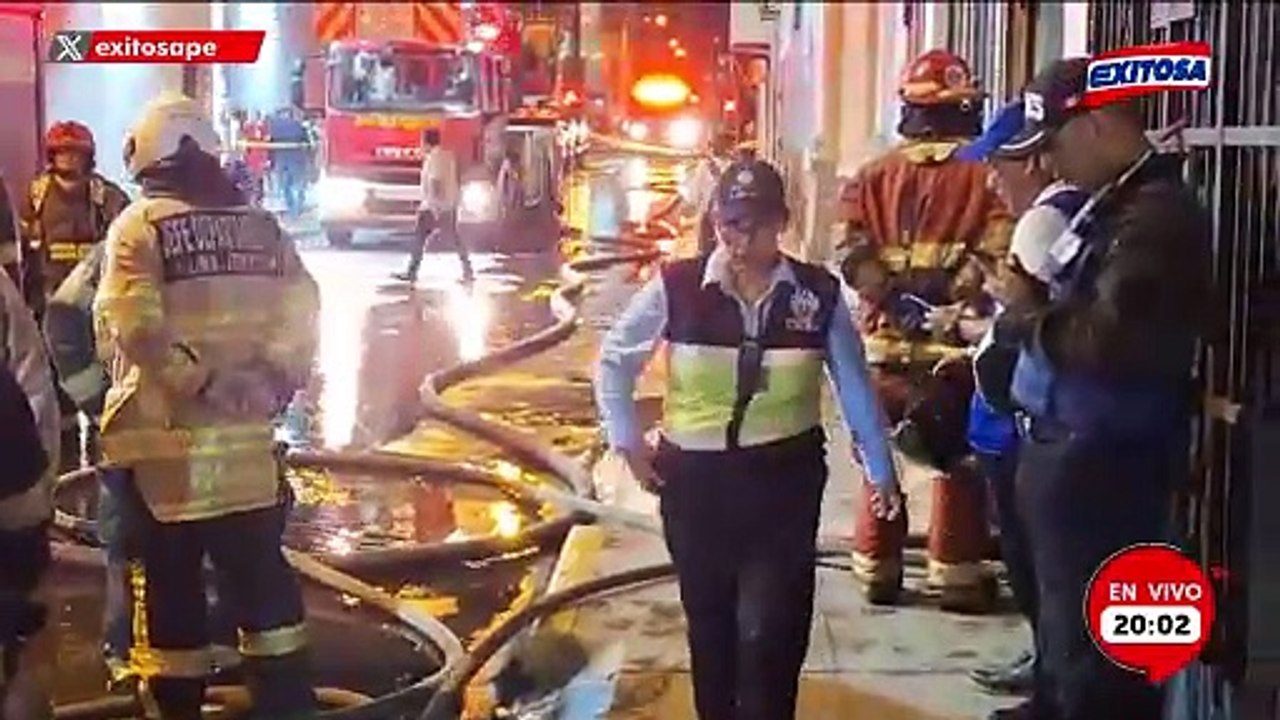 Voraz incendio en Cercado: Dos niñas heridas tras siniestro que consumió departamentos en Jr. Chota