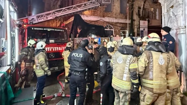 Restorasyon çalışması yapılan tarihi binada yangın çıktı! 1 kişi hayatını kaybetti