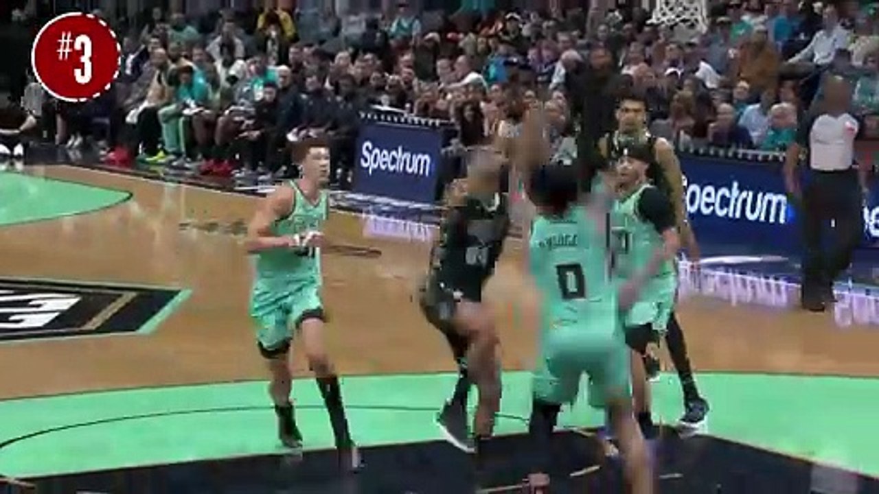 Bridges ends Hornets losing run with late three against Spurs