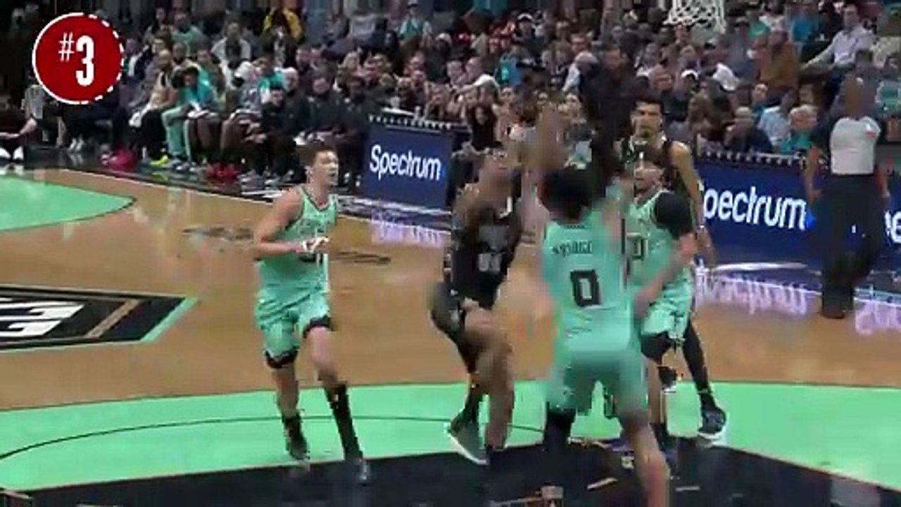 Bridges ends Hornets losing run with late three against Spurs