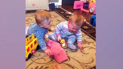 Funny Twins Babies Fighting Everyday - Hilarious Baby Videos(720P_HD)