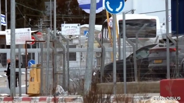 I detenuti palestinesi rilasciati dalla prigione israeliana di Ofer