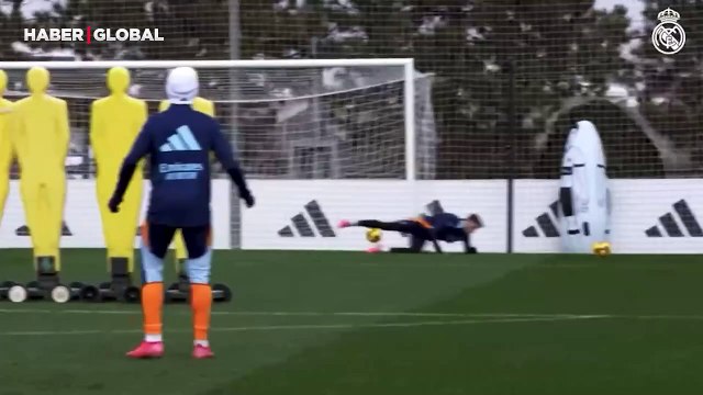 Arda Güler hırs yaptı, muhteşem frikik golü