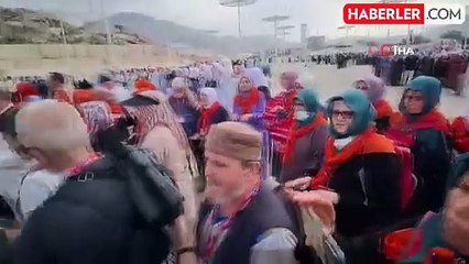 Eğirdirli Umre Kafilesi Arafat'ta Eğirdir Gölü İçin Yağmur Duası Etti