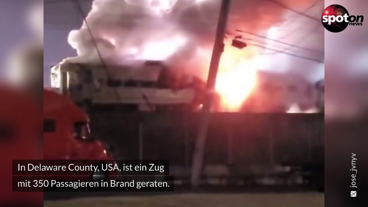 Zug mit 350 Passagieren brennt lichterloh