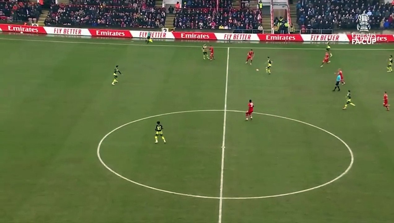 Pazzesco in Fa Cup, il City prende gol da centrocampo!