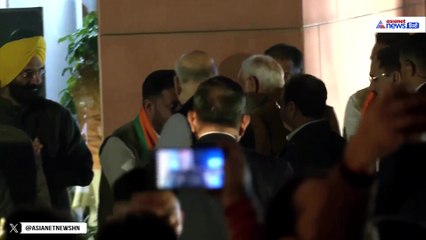 इधर विजेताओं से मिल रहे थे PM MODI, उधर डांस में मस्त दिखे कई दिग्गज-Video