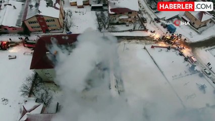 Kastamonu'da 4 Katlı Apartmanın Çatısında Yangın