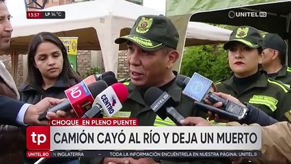 Un camión cayó al río Chimoré al esquivar una vagoneta; el ayudante del chofer perdió la vida