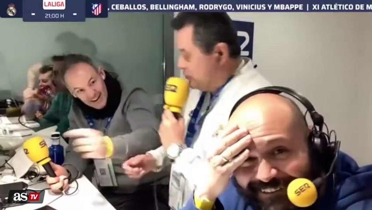 Tomás Roncero canta el himno del Real Madrid en Carrusel en la previa del Real Madrid vs. Atlético