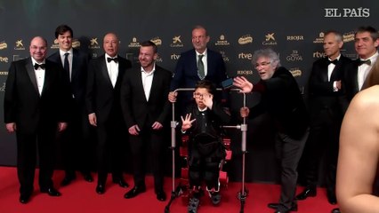 Jorge Alejo, un adolescente con un exoesqueleto pediátrico en la alfombra roja de los Goya 2025