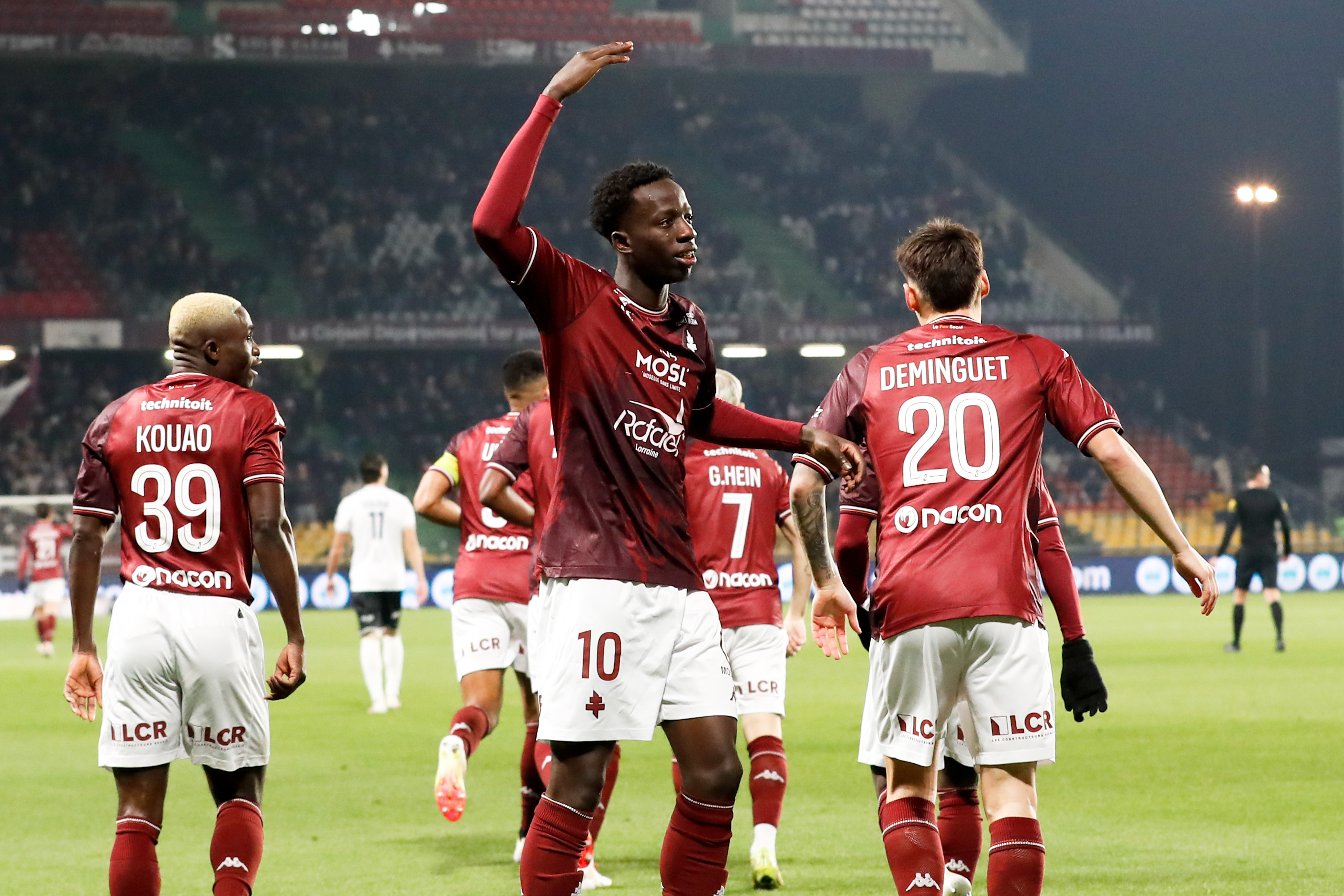 Ligue 2 : Metz domine Clermont dans un festival de boulettes !