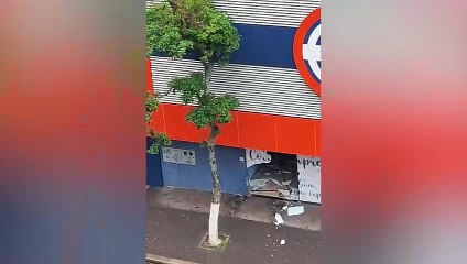 Need for Speed? Porsche invade colégio no Centro de Cascavel