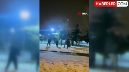 Kayseri'de Polis ve Gençlerden Kartopu Savaşı