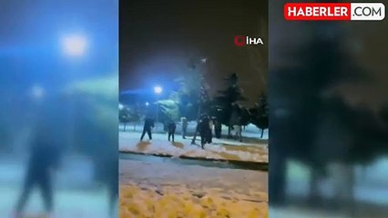 Kayseri'de Polis ve Gençlerden Kartopu Savaşı