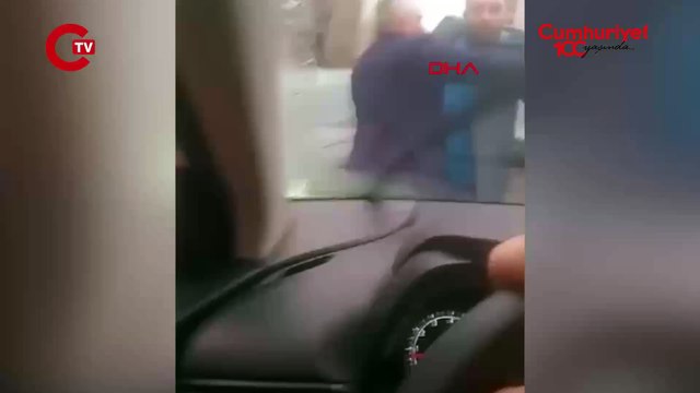 Bağcılar’da trafikte yol verme kavgası: 'O telefonu kırarım' diyerek saldırdı, çocuk hıçkırarak ağladı