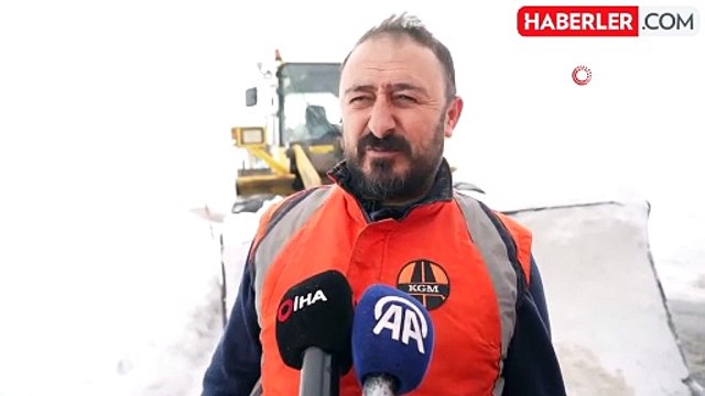 Karla Kapanan Hasköy-Mutki Yolu Ulaşıma Açıldı