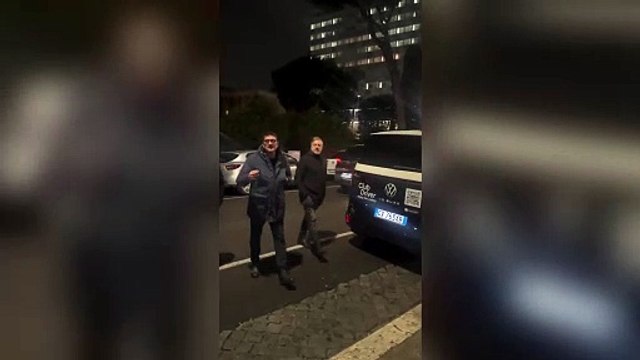 «Divertimento sicuro», le immagini della prima navetta che dall'Eur riporta i ragazzi a casa dopo la discoteca