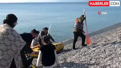 Rüzgara yenik düşerek açığa sürüklenen 3 balıkçıyı deniz polisi kurtardı