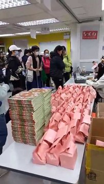 Video 3 - CS gifting to SoCo kids (17-12-2024 Shamshuipo, 165 Unchau Street)