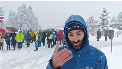 Monte Bondone, 200 ambientalisti in marcia contro funivia e bacino