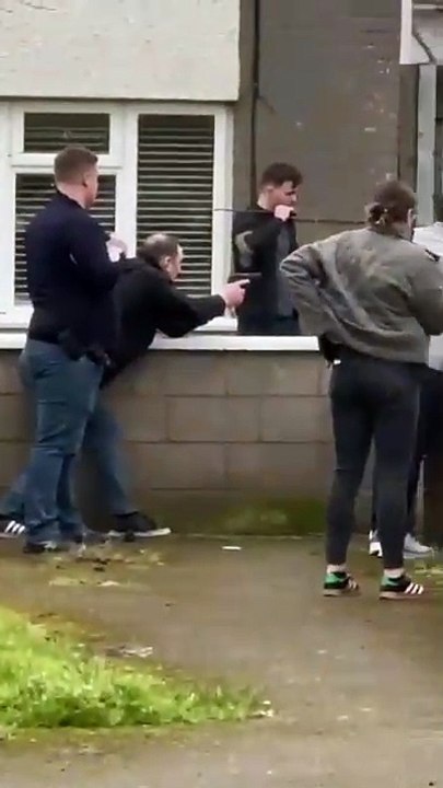 Dublin : La police Irlandaise évoque un "incident grave" après l'arrestation d'un individu qui a poignardé plusieurs personnes