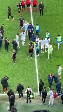 Adana Demirspor, Galatasaray maçında sahadan çekildi! Mücadele yarıda kaldı