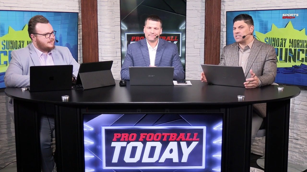 Analyzing Mahomes' Pass Attempts & Hurts' Touchdowns