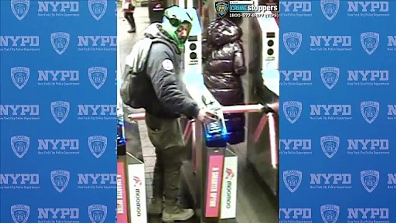 Suspect randomly punches MTA worker in face at Herald Square subway station