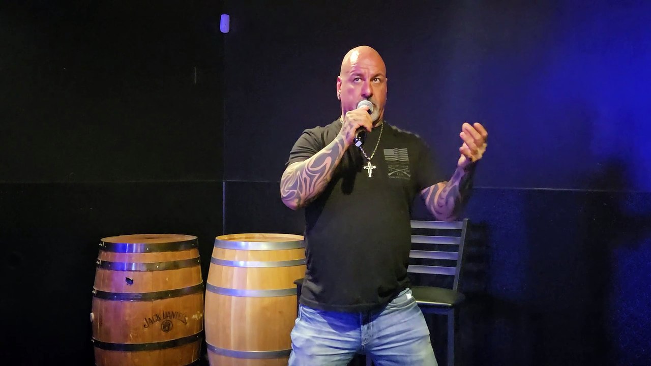 SMASH INTO PIECES - SIX FEET UNDER (PERFORMED LIVE AT THE WESTERNER)