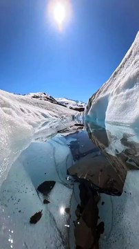 Lake Como is one of the deepest lakes in Europe (maximum depth — 410 meters). It is located in the Lombardy region, about 40 km north of Milan. 🇮🇹