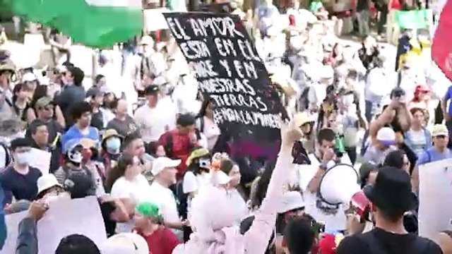 Jóvenes salen a las calles en El Salvador para protestar contra la minería