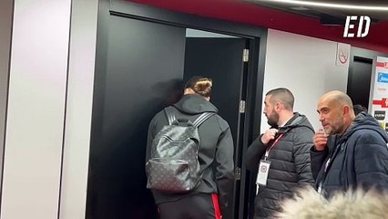 El saludo de Nyland y Dani Olmo