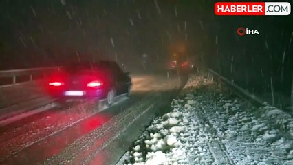 Bartın'da Kar Yağışı Sürücülere Zor Anlar Yaşatıyor