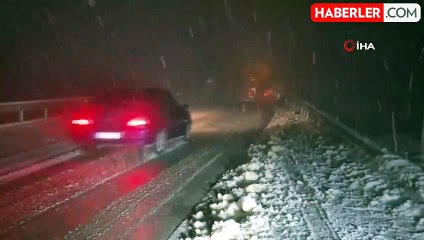 Bartın'da Kar Yağışı Sürücülere Zor Anlar Yaşatıyor