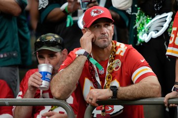 La huída de los fans de los Chiefs tras la paliza en el Super Bowl ante Philadelphia