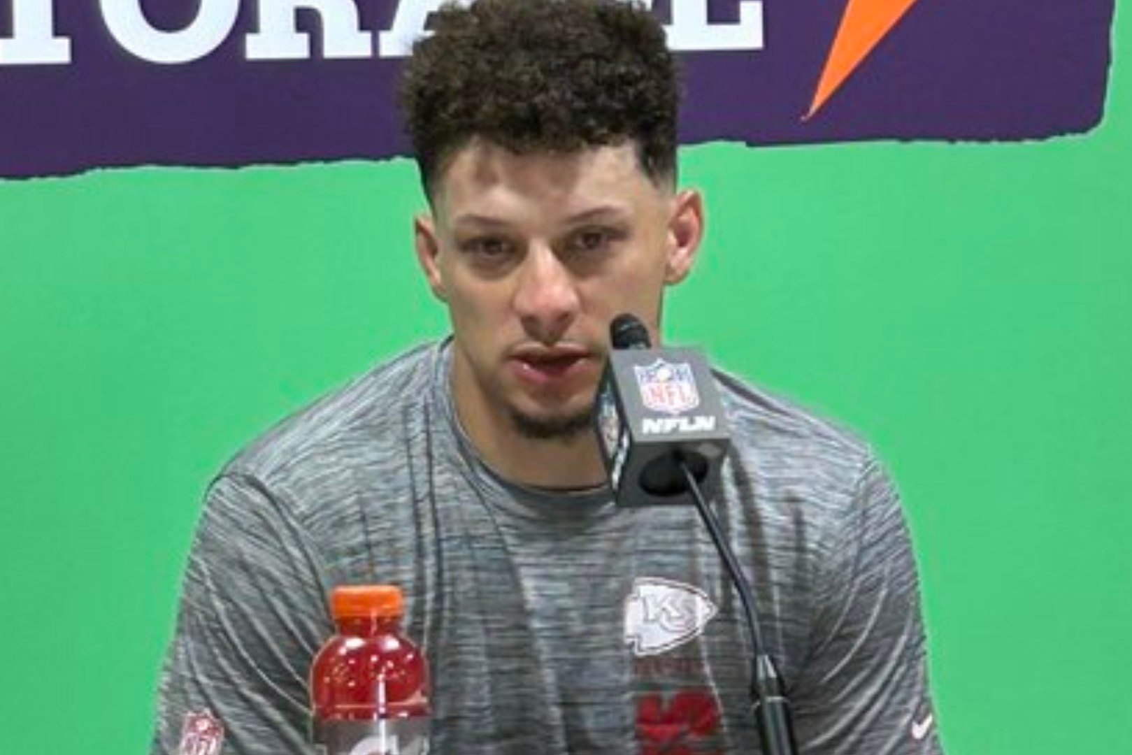 Patrick Mahomes habla sobre un eventual retiro de Travis Kelce