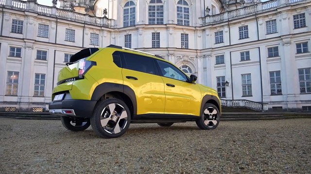 Fiat Grande Panda La Prima Design preview in Limone Yellow